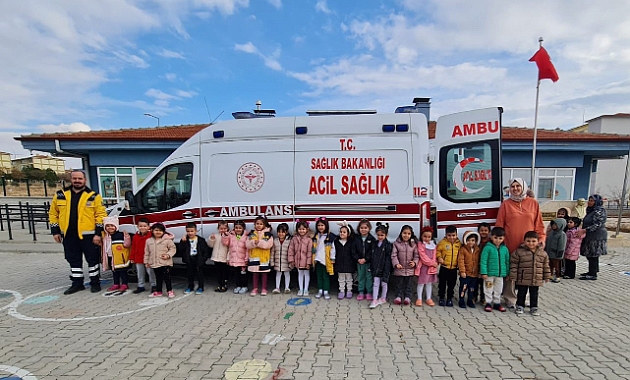 Öğrencilerimizden 112 Acil Sağlık Kahramanlarına Anlamlı Kutlama