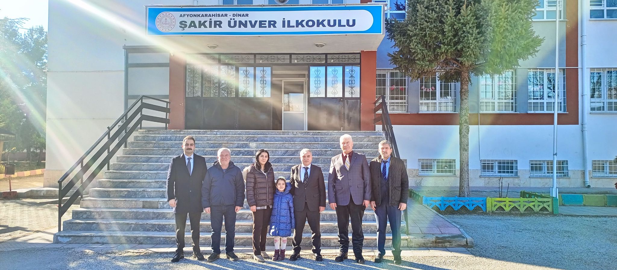 KAYMAKAM DURU ÖĞRENCİLERİMİZE KARNELERİNİ DAĞITTI 3 18193098601737106500