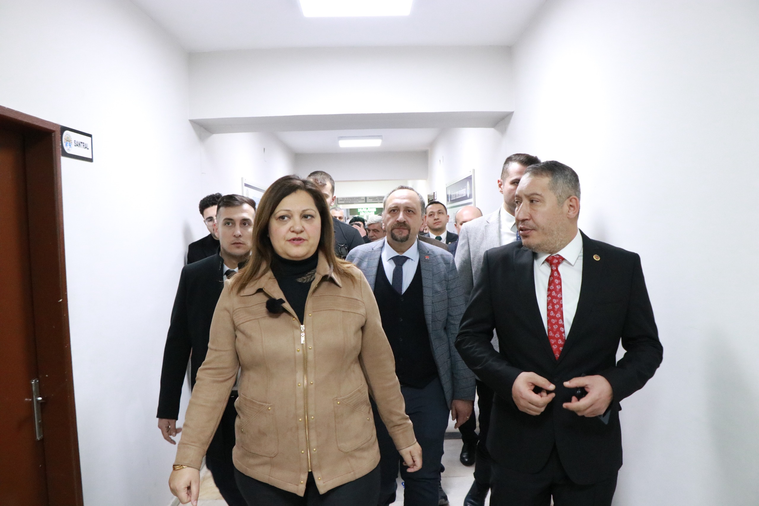 AFYONKARAHİSAR BELEDİYE BAŞKANI BURCU KÖKSAL’DAN DİNAR BELEDİYESİNE ZİYARET 8 2274310371737042891 Kopya