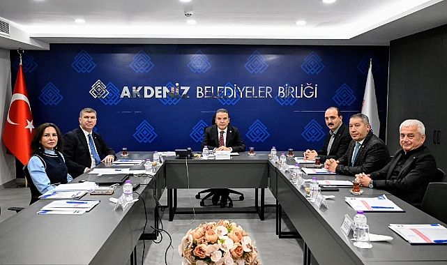 Dinar Belediye Başkanı Veysel Topçu, Akdeniz Belediyeler Birliği Encümen Toplantısına Katıldı