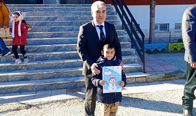 KAYMAKAM DURU ÖĞRENCİLERİMİZE KARNELERİNİ DAĞITTI 7 kaymakam duru ogrencilerimize karnelerini dagitti 348