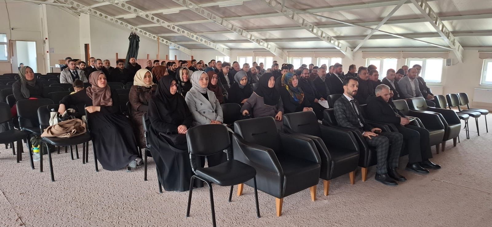 KAYMAKAM DURU, DİN GÖREVLİLERİ TOPLANTISINA KATILDI 3 16711498401740494326