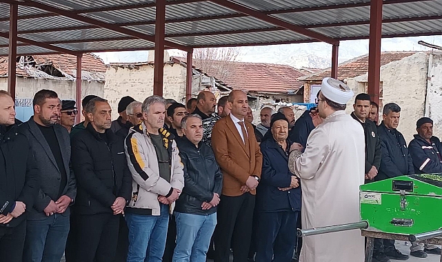 KAYMAKAM DURU, ŞEHİDİMİZİN ANNESİNİN CENAZESİNE KATILDI