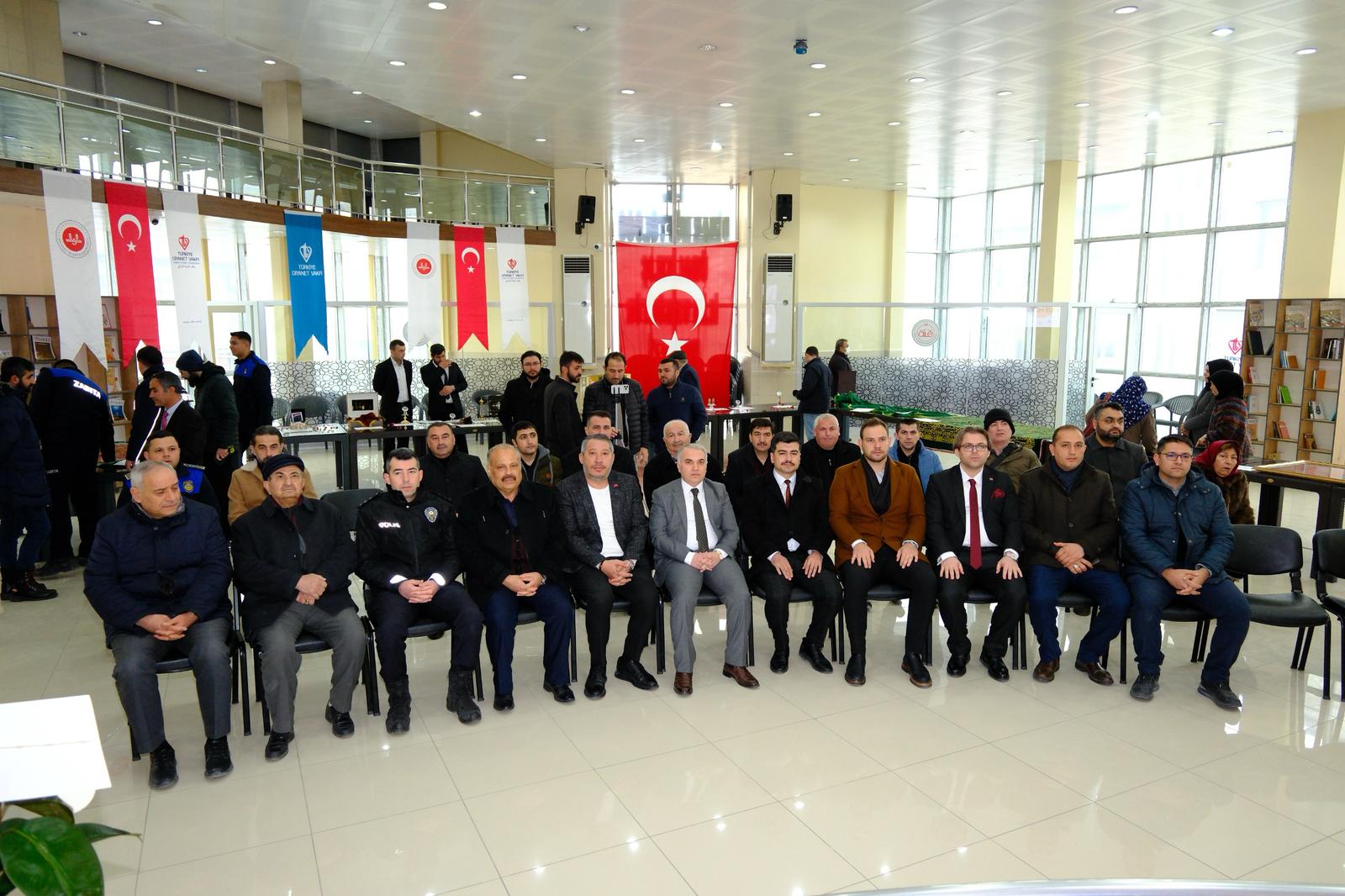 KAYMAKAM DURU KUTSAL EMANETLER SERGİSİ AÇILIŞINI GERÇEKLEŞTİRDİ. 11 aea346a4 4e40 4e4c 8e47 a9b7d96d4643