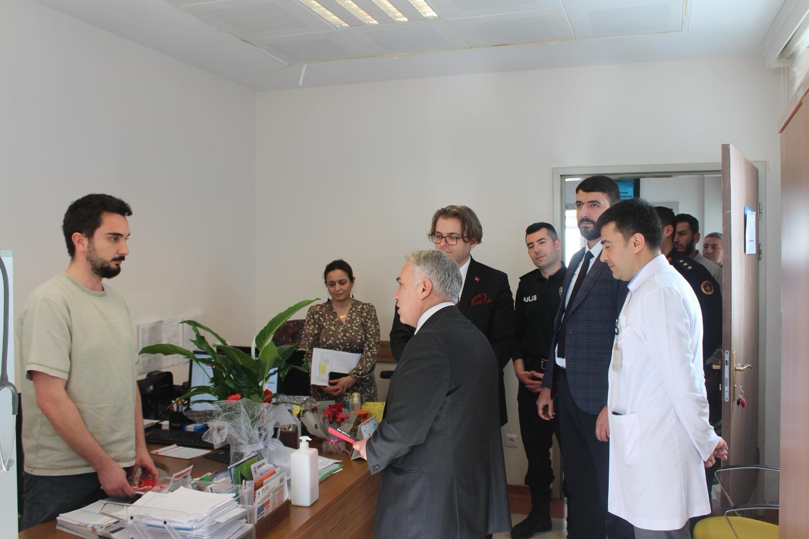 KAYMAKAM DURU, İYİLİK HAFTASI ZİYARETLERİNE EŞLİK ETTİ 4 13695106431742219128