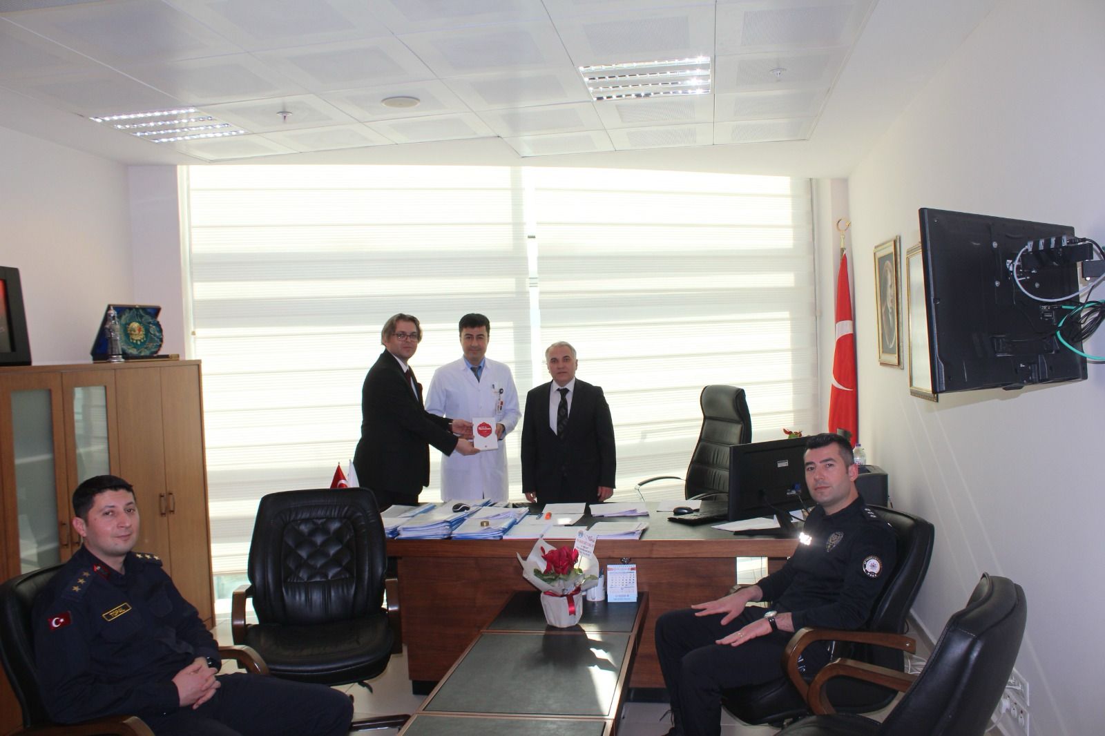 KAYMAKAM DURU, İYİLİK HAFTASI ZİYARETLERİNE EŞLİK ETTİ 17 7385751811742219114