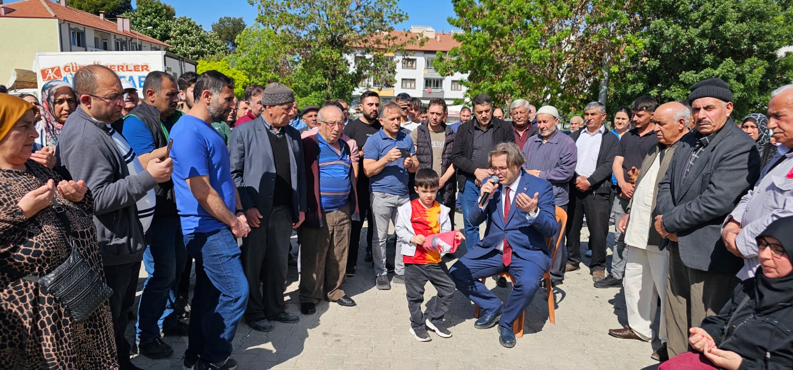 DİNAR'DAN HAREMEYNE YOLCULUK ; DİNARLI HACILARIMIZI UĞURLADIK. 2 494110565 1088137430019408 8382645611179055764 n