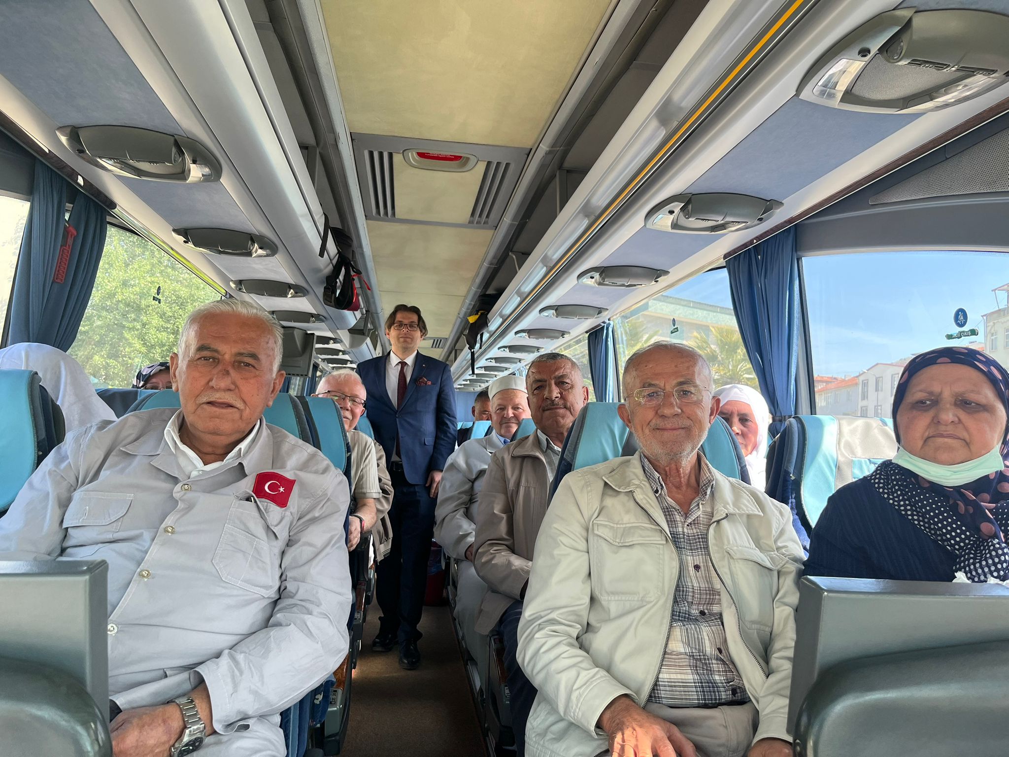 DİNAR’DAN HAREMEYNE YOLCULUK ; DİNARLI HACILARIMIZI UĞURLADIK.