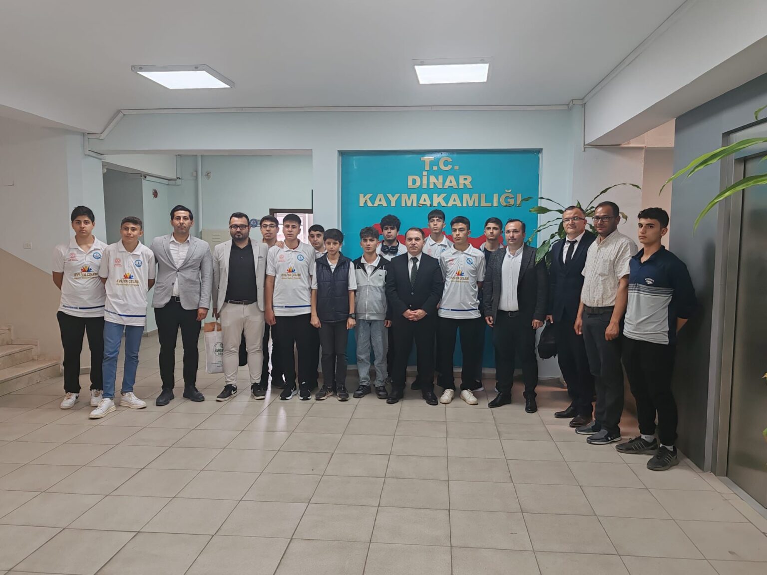 EVLİYA ÇELEBİ PROJESİ KAPSAMINDA GAZİANTEP’TEN ÖĞRENCİLERİMİZ KAYMAKAM DURU’YU ZİYARET ETTİ. 3 f23e478f 479b 411f 99ee 99be85c8303d 1536x1152 1