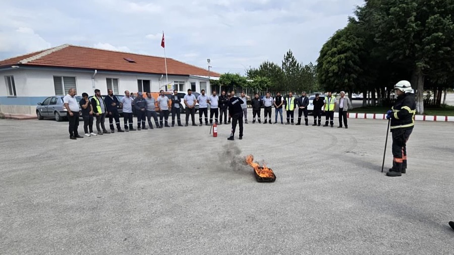 İLÇE ÖZEL İDARE PERSONELİNE YANGIN EĞİTİMİ VERİLDİ 3 504489157 18051401711373835 7308886082682336264 n