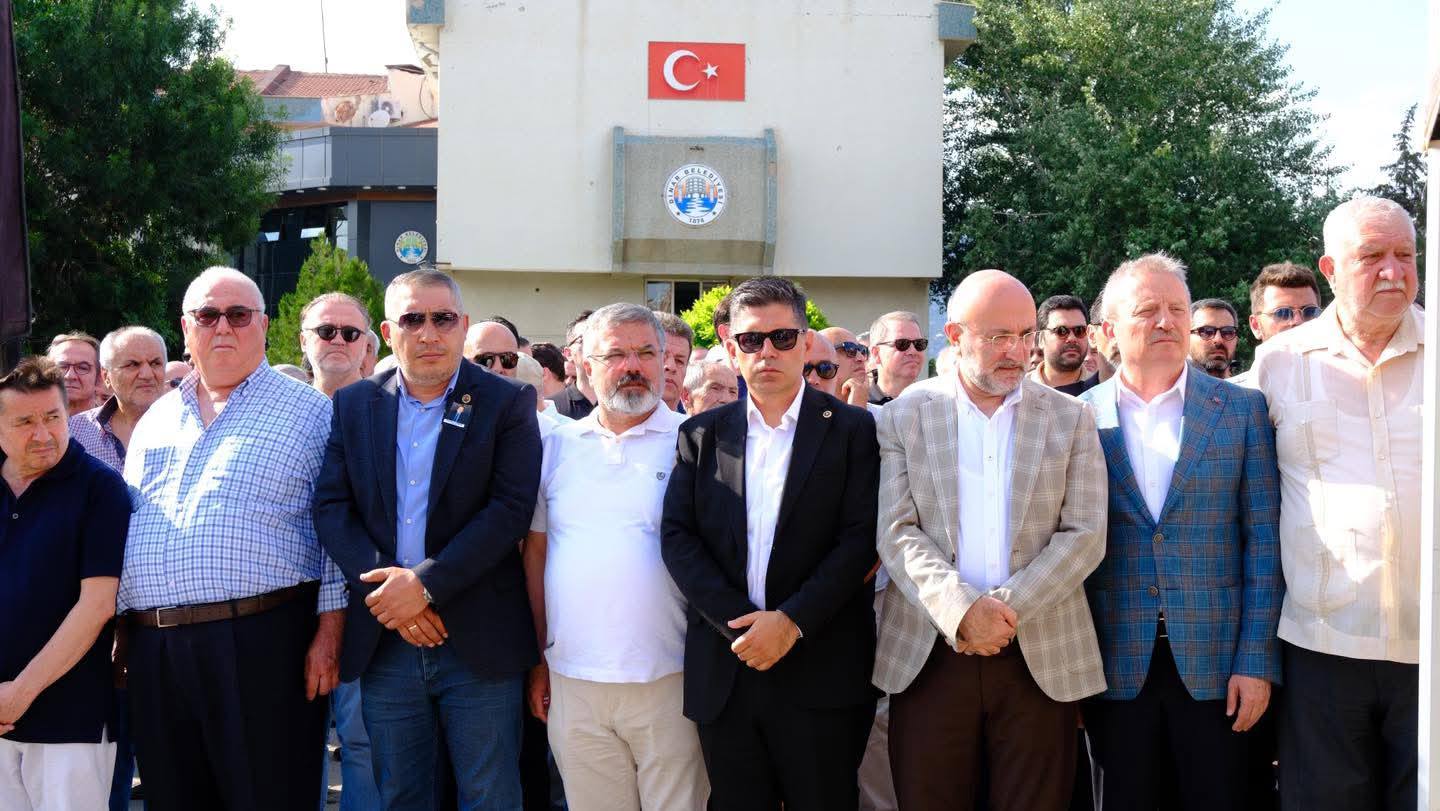 İŞ ADAMI DEMİREL SEVENLERİ TARAFINDAN SON YOLCULUĞUNA UĞURLANDI 2 506536342 122150085266796767 8199431614912846929 n