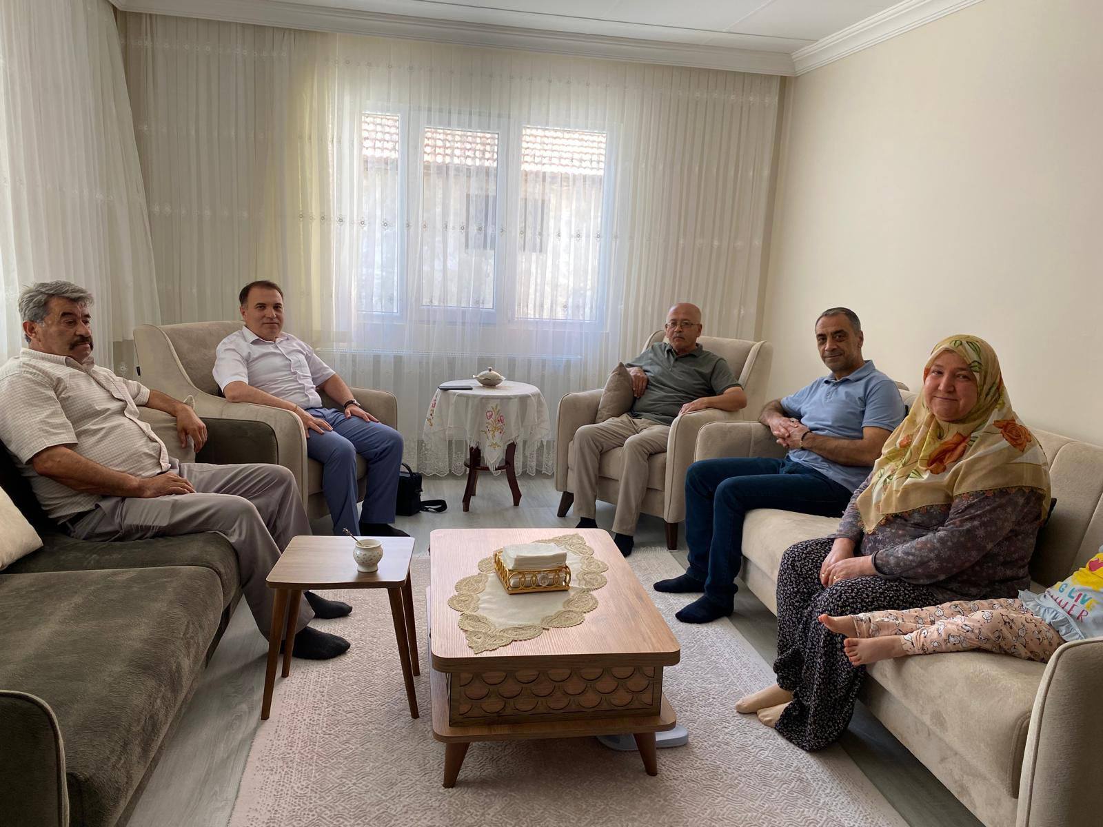 KAYMAKAM DURU’DAN ŞEHİT BABALARIMIZA ZİYARET 3 508118127 754976207054698 133193897971569335 n