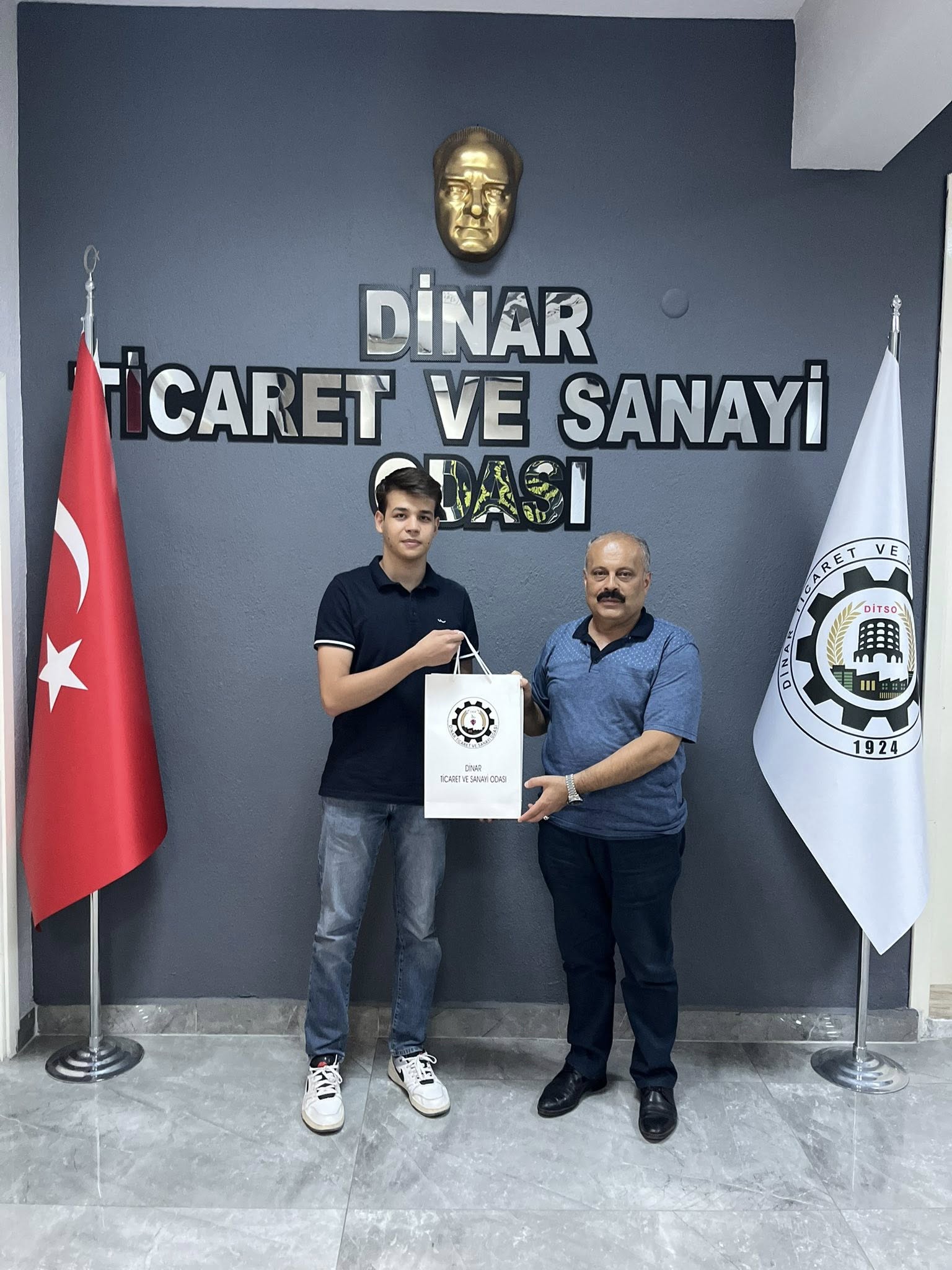 ÖĞRENCİLERİMİZLE GURUR DUYUYORUZ! GELECEĞİMİZİN IŞIKLARINI TEBRİK EDİYORUZ! 6 527332857 1175961034574616 8050239256536562145 n