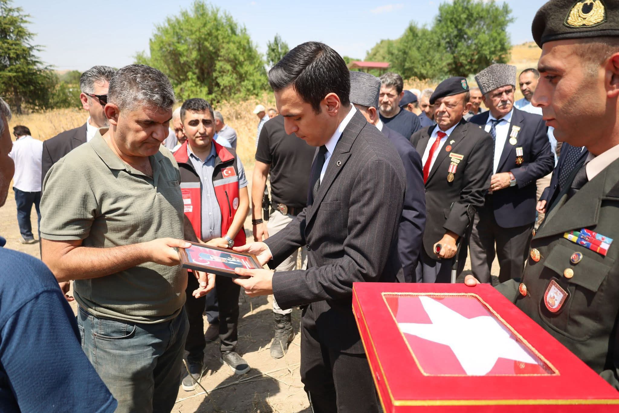 KAYMAKAM UĞUZ: GAZİMİZİ MİNNETLE ANIYORUZ