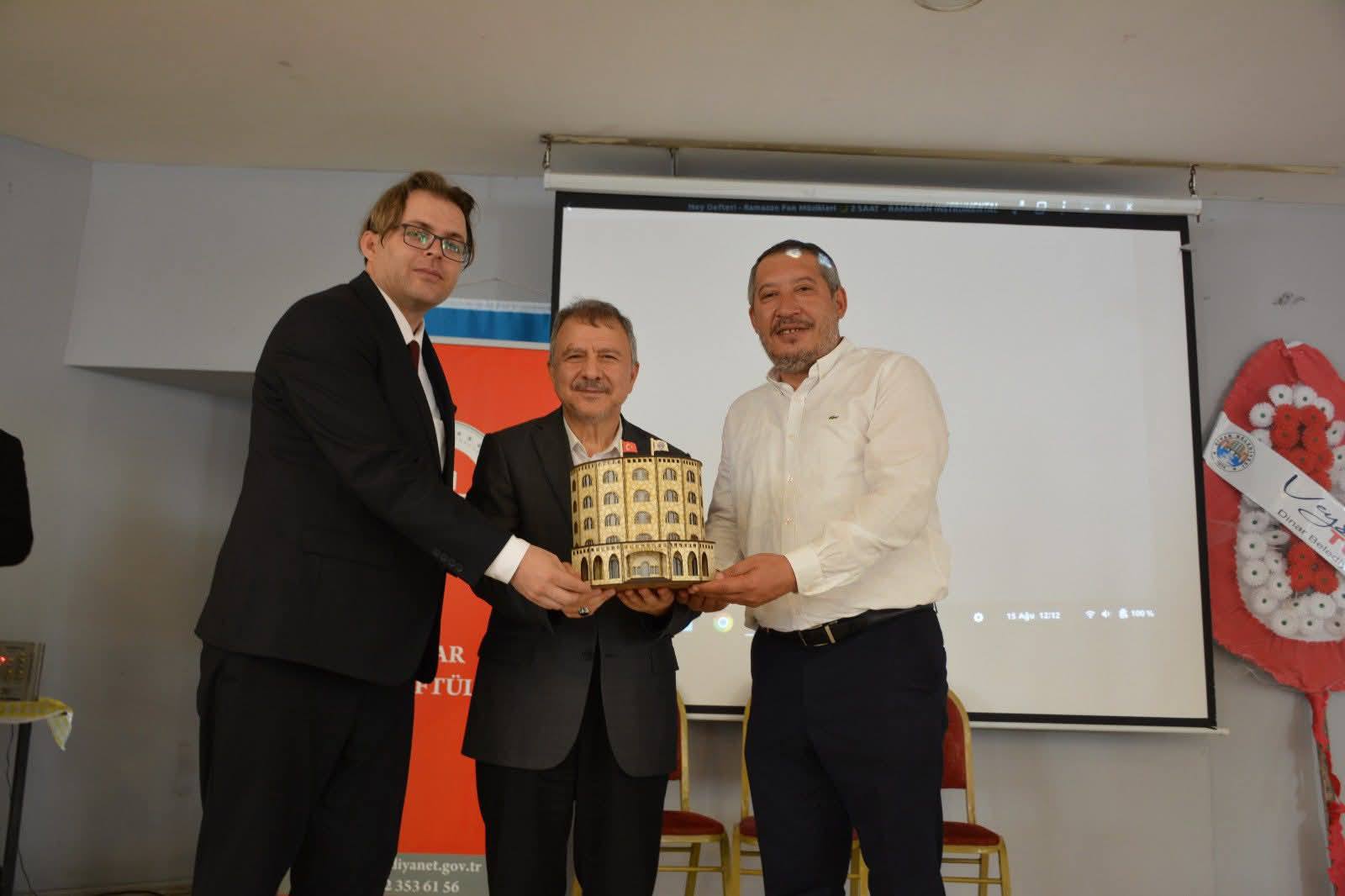 DİNAR’DA YAZ KUR’AN KURSLARI KAPANIŞ PROGRAMI GERÇEKLE 6 531628830 803518628867122 6798695381208580258 n