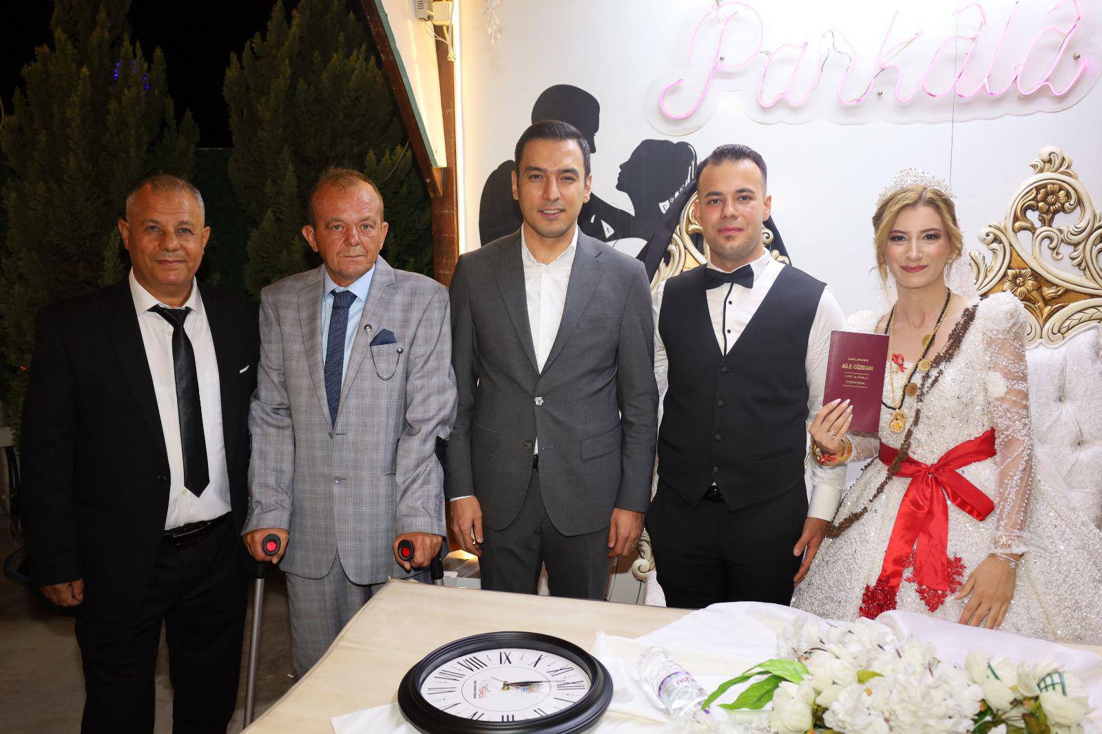 KAYMAKAM HASAN UĞUZ, TÜRKİYE HARP MALULÜ GAZİLER ŞEHİT DUL VE YETİMLERİ DERNEĞİ BAŞKANI HASAN CEYLAN’IN OĞLUNUN DÜĞÜNÜNE KATILDI