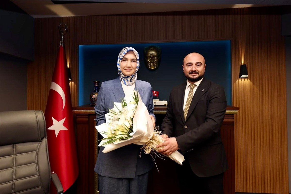 Vali Yiğitbaşı Dinar İlçesinde Vatandaşları Dinledi 5 52