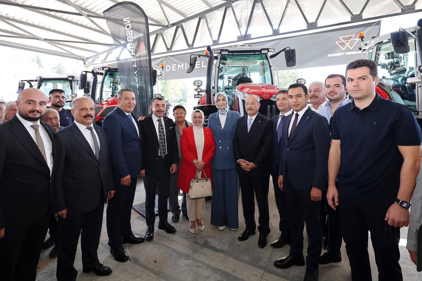 DİNAR 2. TARIM, HAYVANCILIK MAKİNELERİ VE TEKNOLOJİLERİ FUARI AÇILIŞI GÖRKEMLİ BİR TÖRENLE GERÇEKLEŞTİ 3 Fuar 2