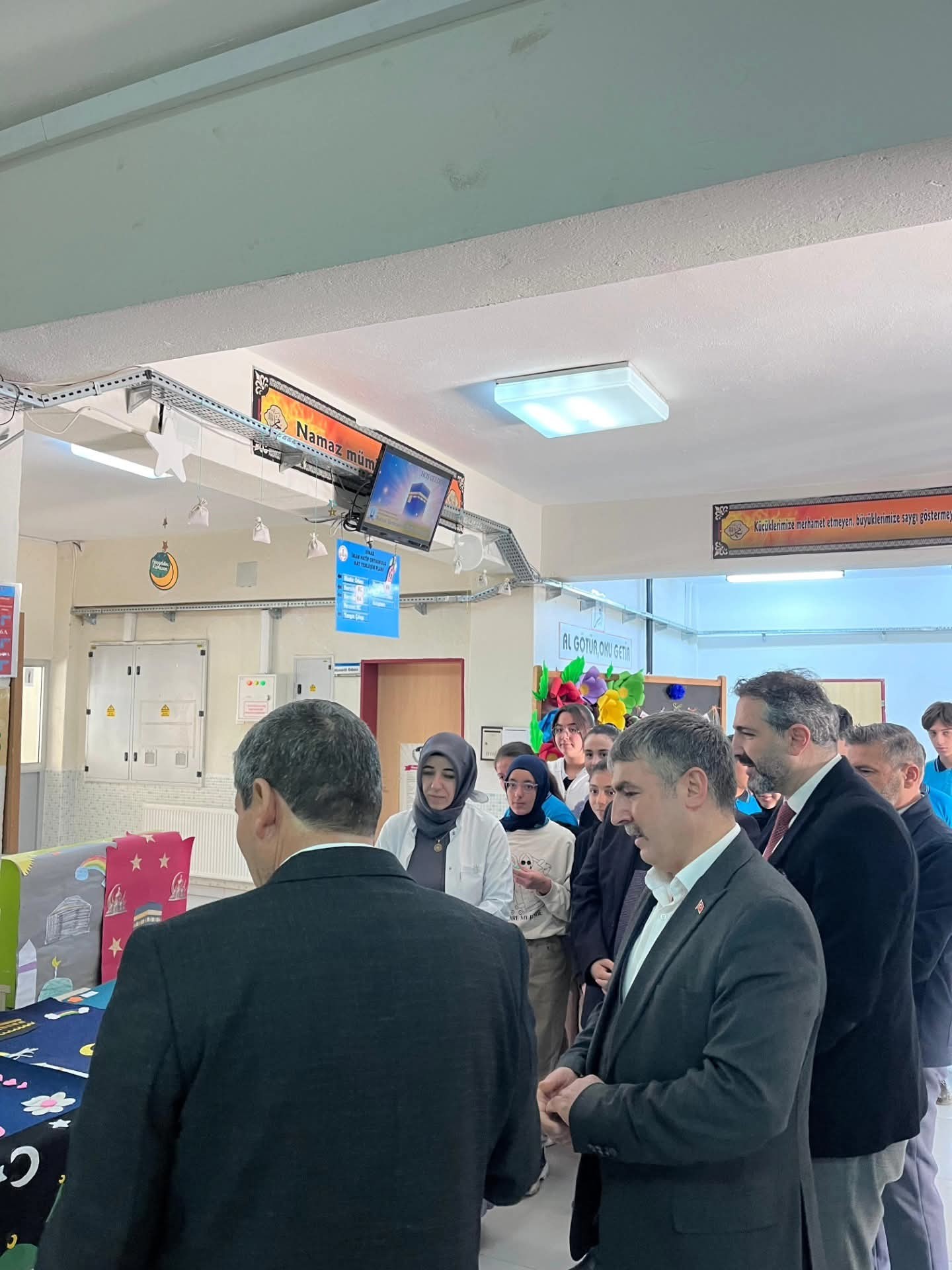 ŞEHİT İZZET TAŞBAŞ İMAM HATİP ORTAOKULU’NDA TÜRKİYE YÜZYILI MAARİF MODELİ SERGİSİ 3 590833053 893748149844169 7970535528433570528 n