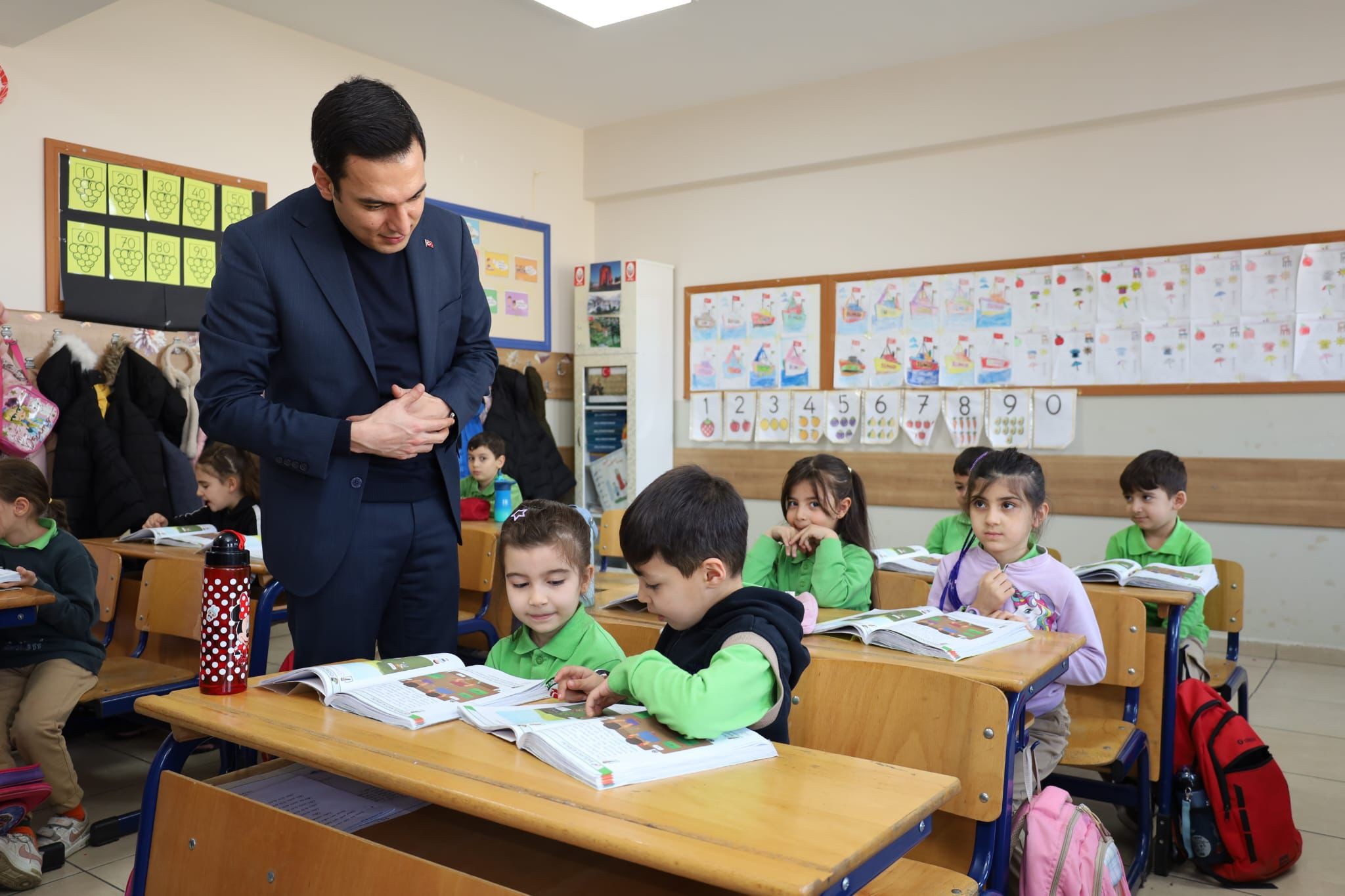 KAYMAKAM HASAN UĞUZ’DAN OKUL ZİYARETİ 3 611252082 919661367252847 7766798358948740548 n