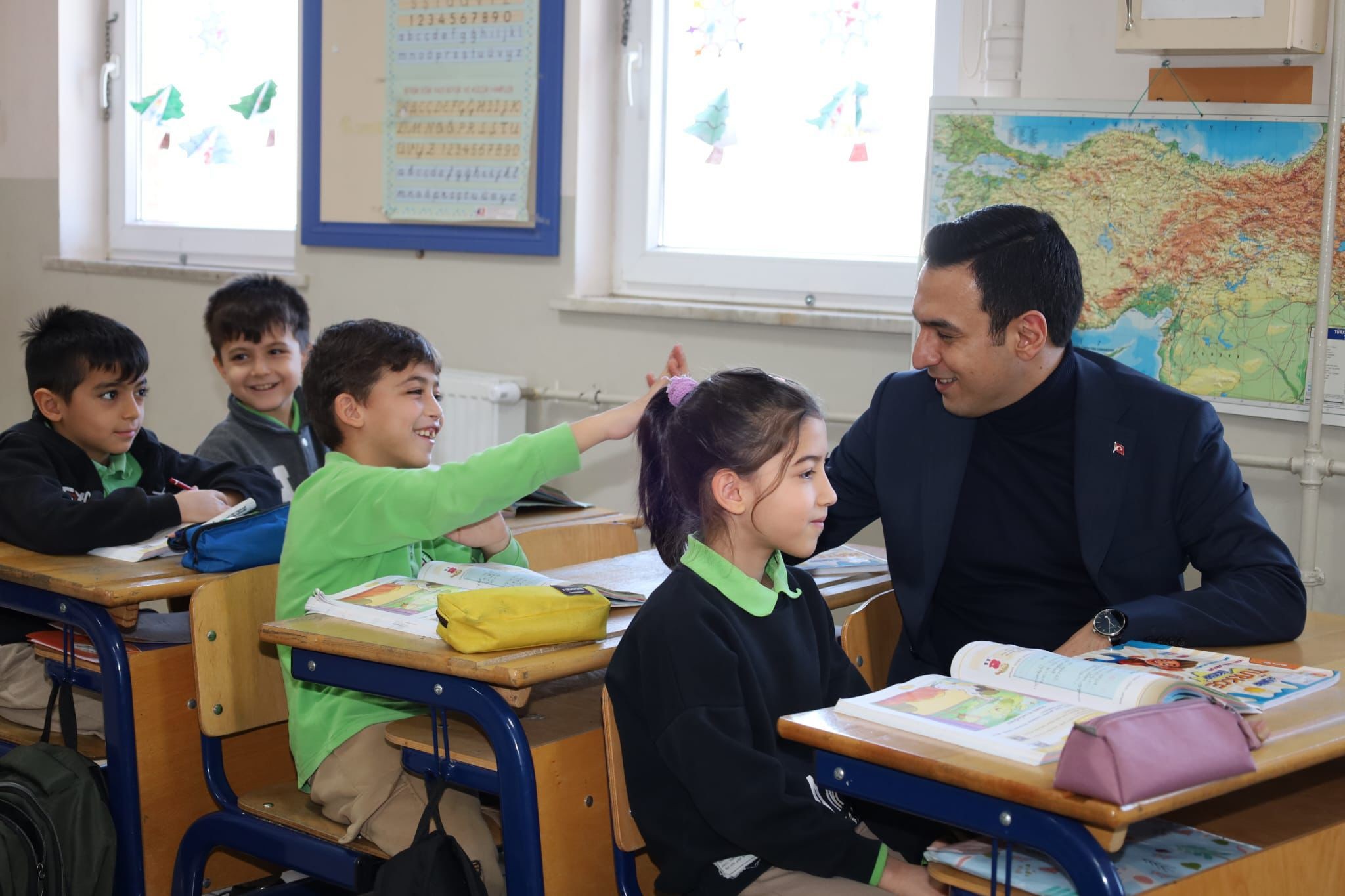 KAYMAKAM HASAN UĞUZ’DAN OKUL ZİYARETİ 4 611295216 919661317252852 1842807038437495043 n