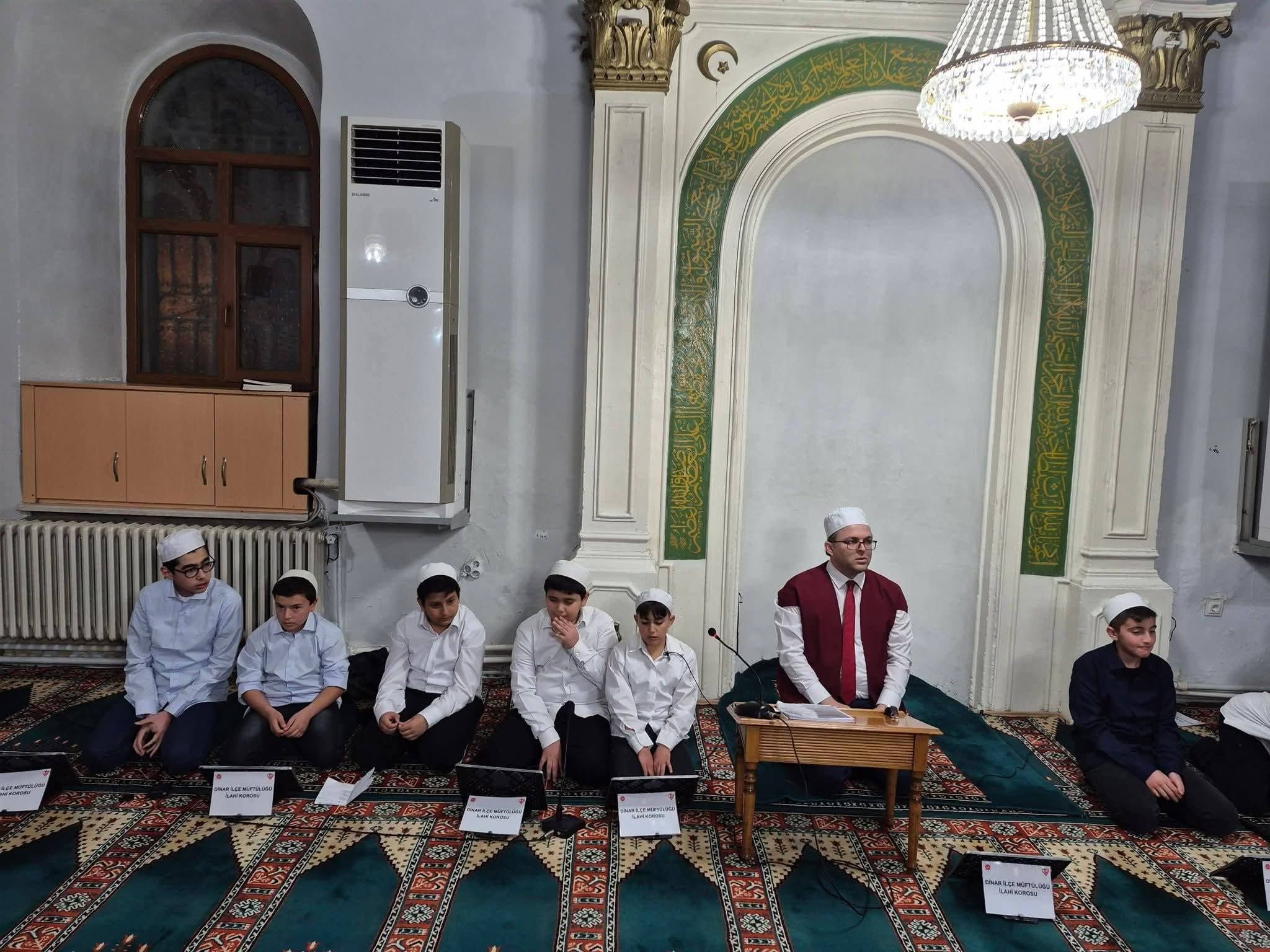 MİRAÇ GECESİ’NDE İLÇEDE MANEVİ ATMOSFER HAKİM OLDU:DUALAR SEMAYA YÜKSELDİ 2 615241154 925419756677008 5670641197667838714 n Kopya