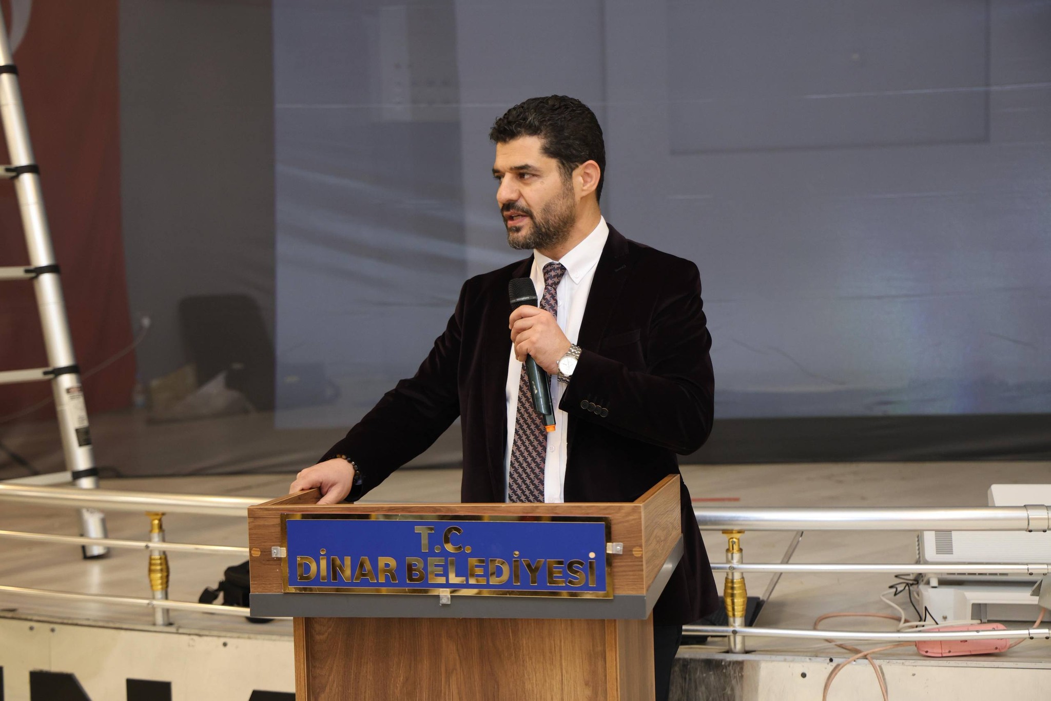 DİNAR’DA İFTAR PROGRAMI VE “FİRAVUNLA YÜZ YÜZE” TİYATROSUNA YOĞUN İLGİ! 3 645577999 965446429341007 8760489229026577502 n