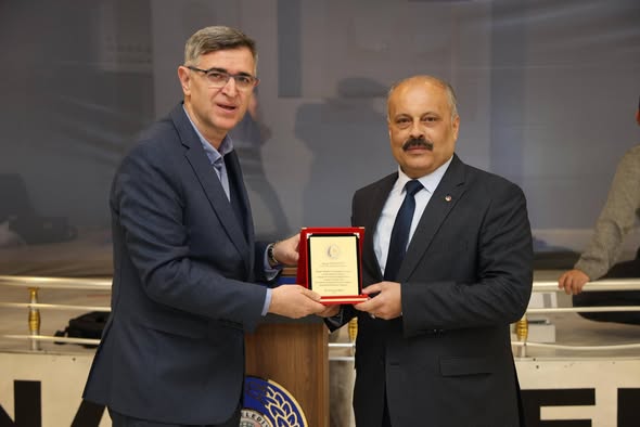 DİTSO YÖNETİM KURULU BAŞKANI VELİ ÖZCAN’DAN DİNAR MYO VE DİNAR UBYO ÖĞRENCİLERİNE İFTAR YEMEĞİ VERİLDİ. 4 646208070 965265916025725 7379942307506441975 n